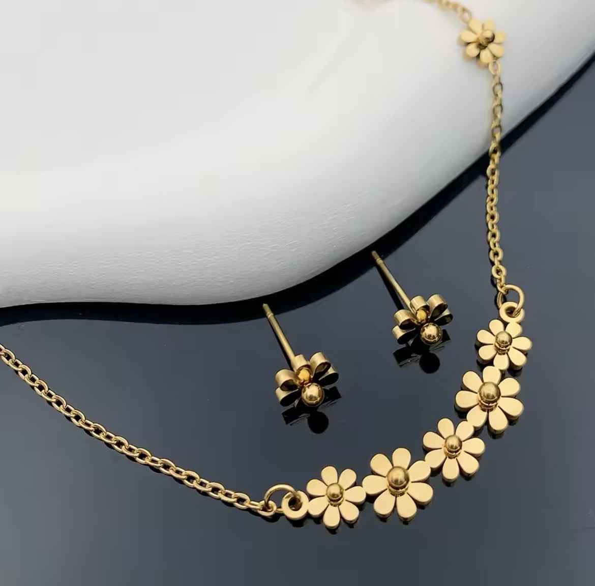 Golden Stainless Steel Daisy Chain Necklace & Earrings Set