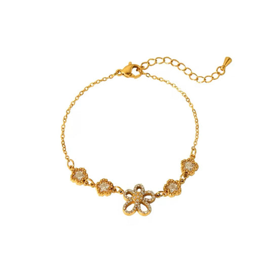 Delicate 18K Gold Plated Flower Clover Bracelet