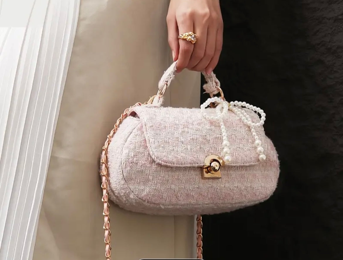 Elegant Pink Tweed Chain Crossbody Bag with Pearl Bow Accent