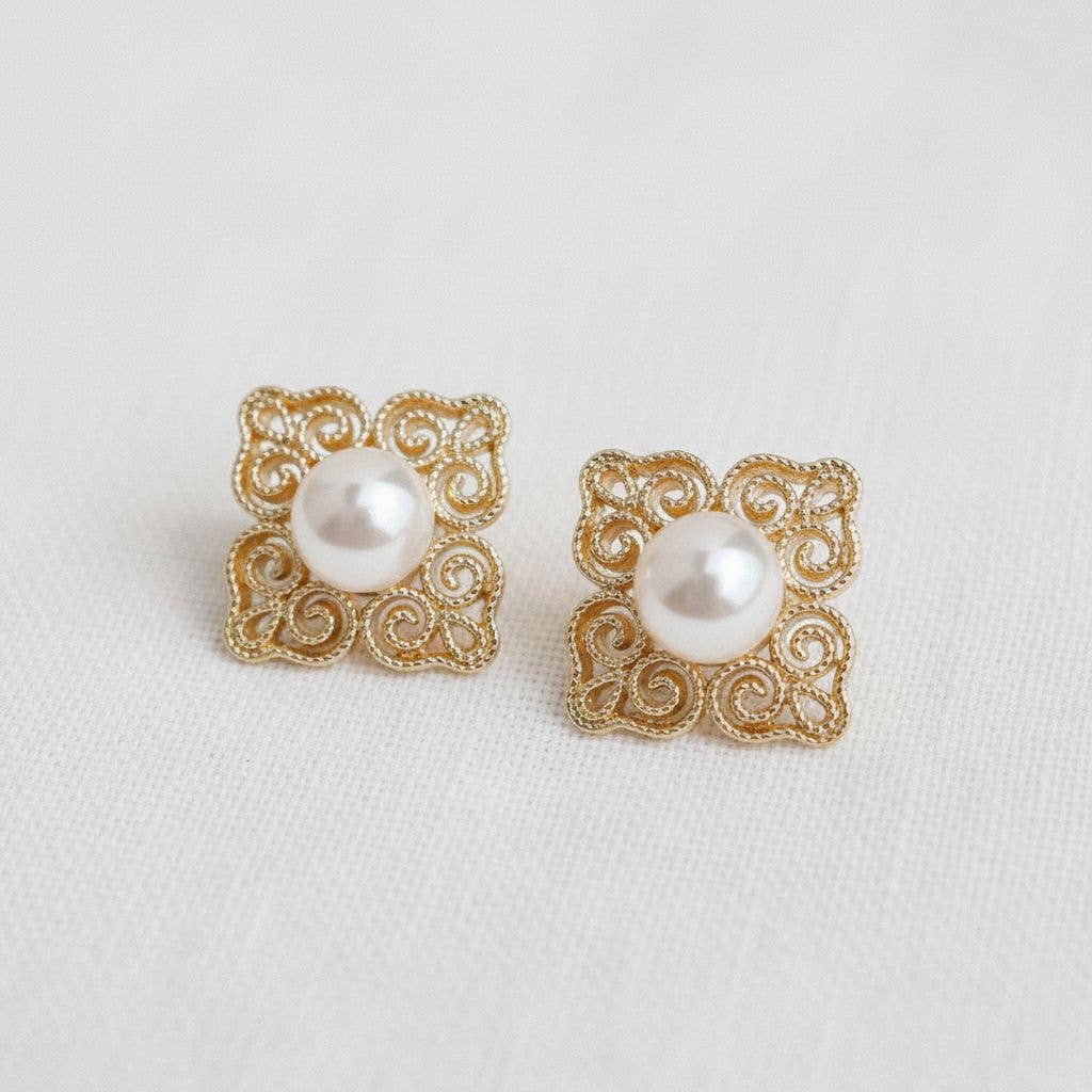 Cloud Pearl Stud Earrings - Earrings - essecoco