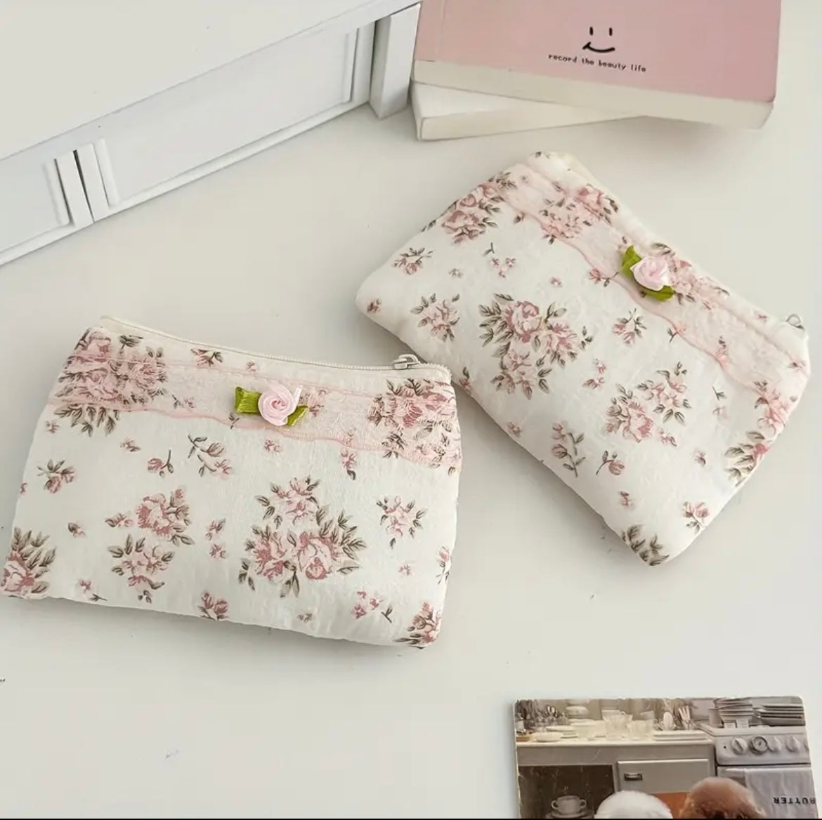 Dainty Floral Lace Coinbag