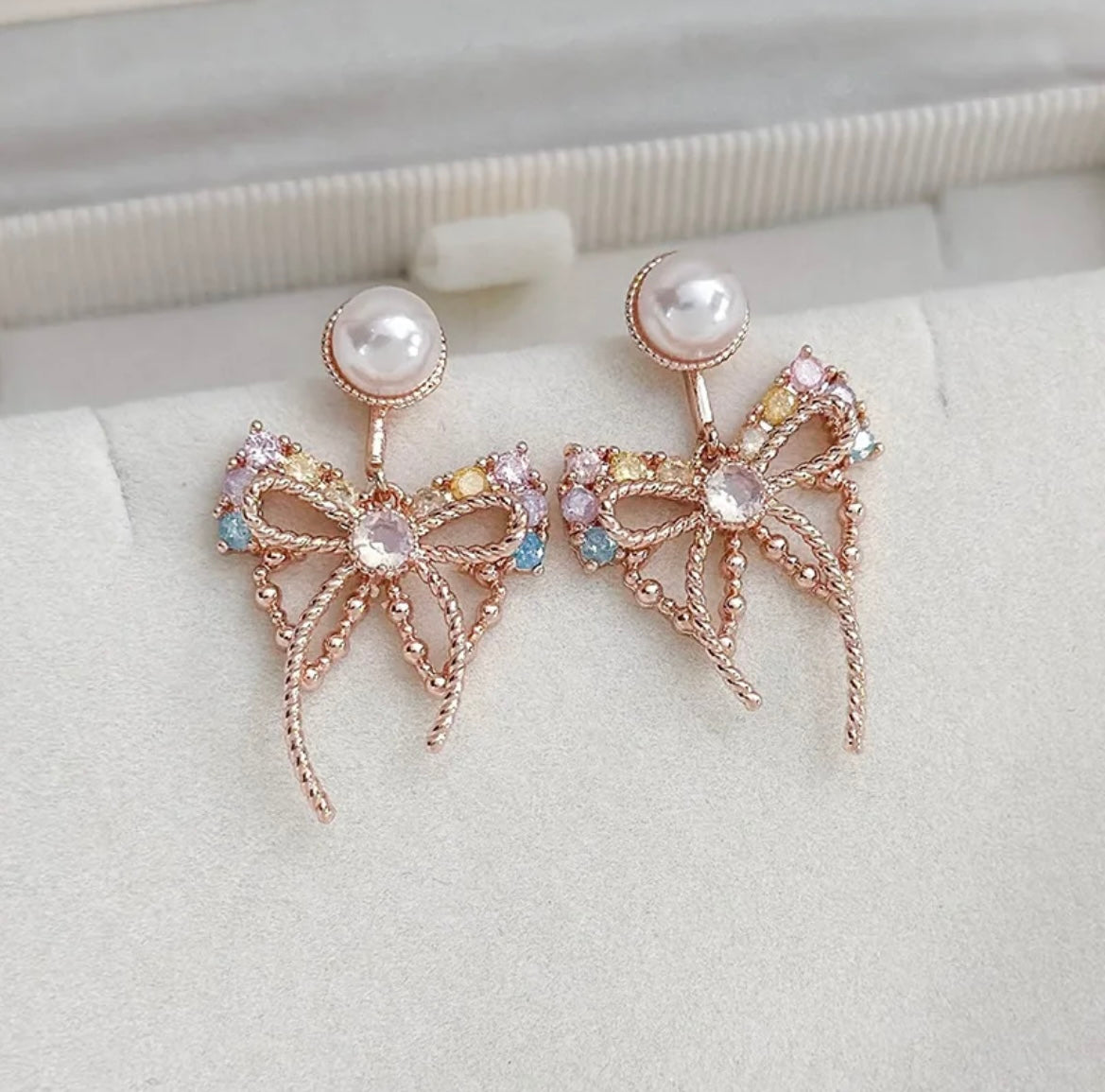 Exquisite Pearl Butterfly Earrings -  - essecoco