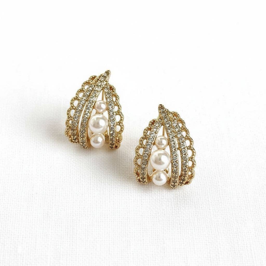 Vintage Palace Style Lace Pearl Stud Earrings - - essecoco