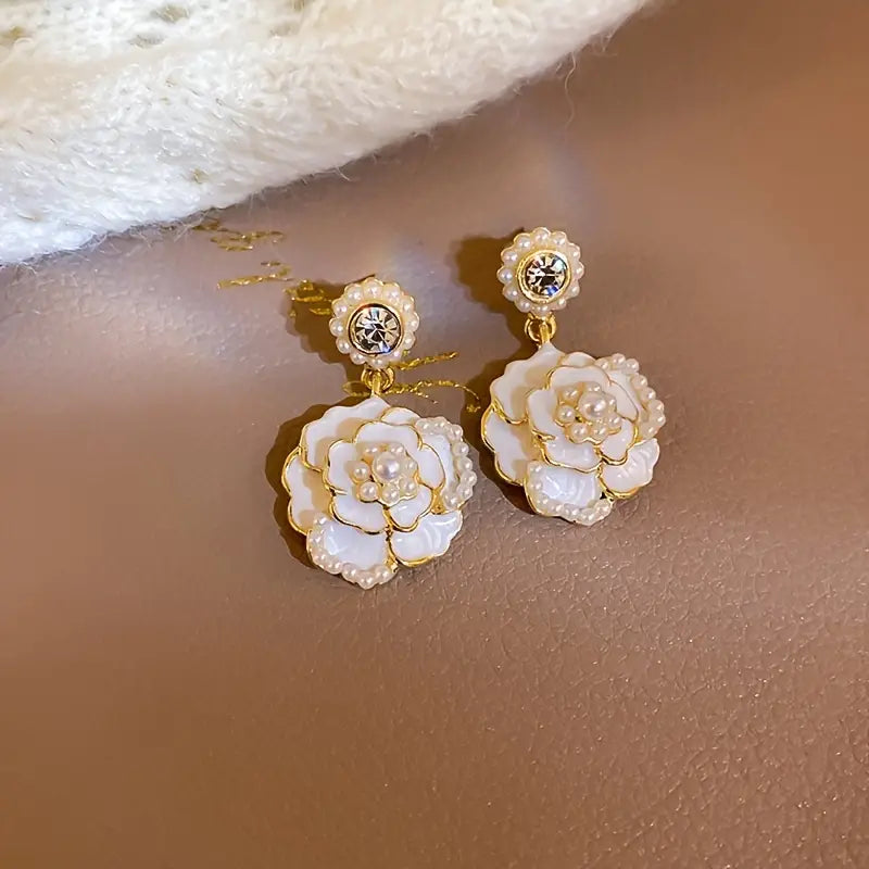 Elegant Flower Shape Faux Pearl Earrings - Pearl Earrings - essecoco