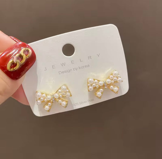 Baroque Camille Pearl Bow Earrings