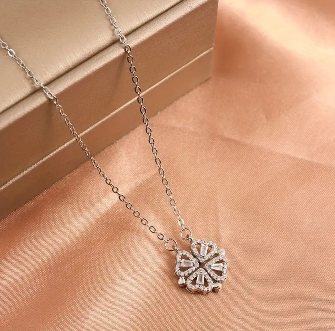 Silver Exquisite CZ Four-Leaf Pendant Necklace - Floral Pendant - essecoco