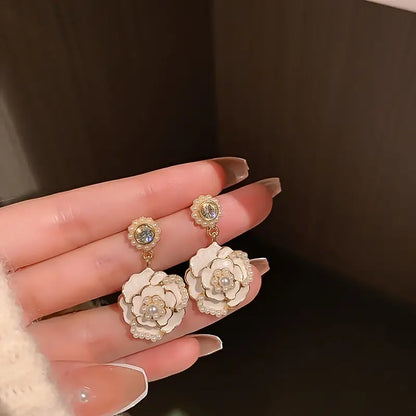 Elegant Flower Shape Faux Pearl Earrings - Pearl Earrings - essecoco